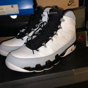 Jordan retro 9 barons size 10.5